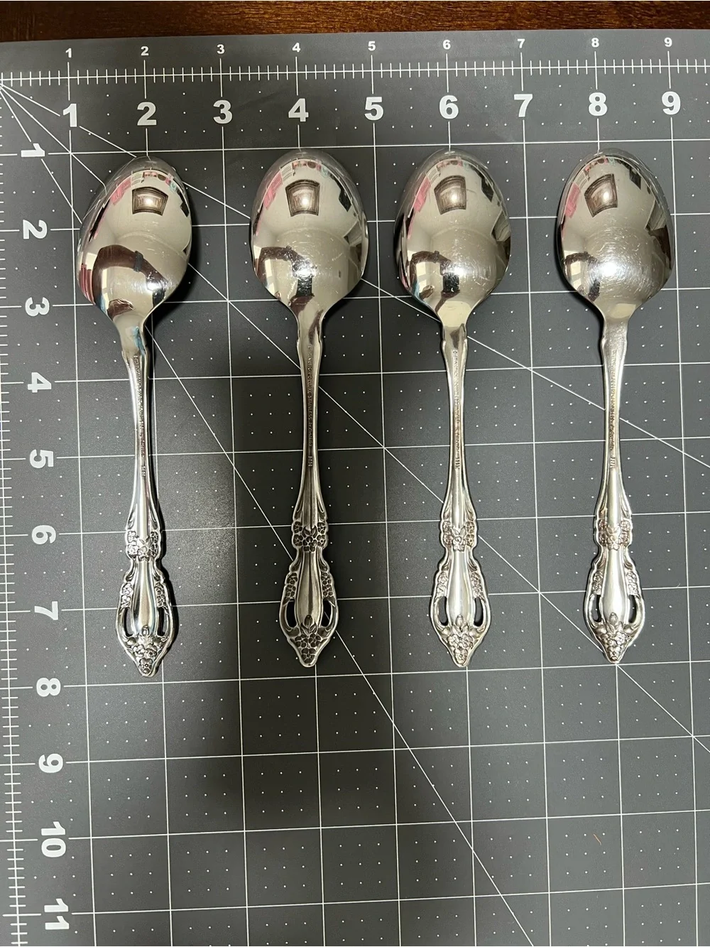 Vintage Oneida Brahms Deluxe Stainless Oval Soup Spoon set of 4